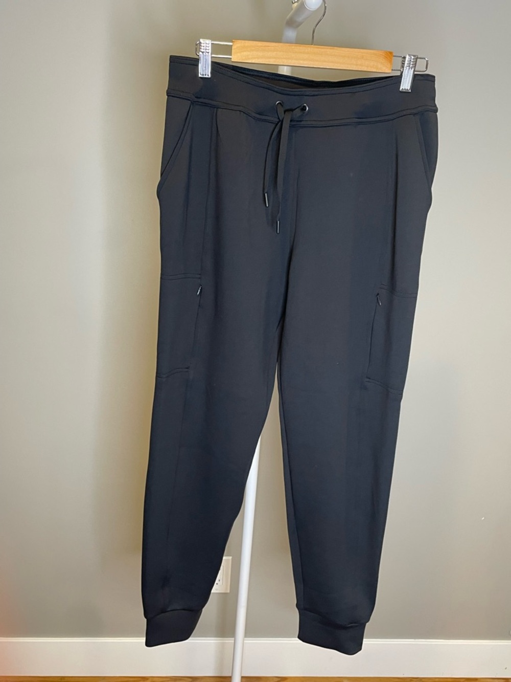 32 Degrees Black Women's Jogger Pants with Drawstring Waist NWOT